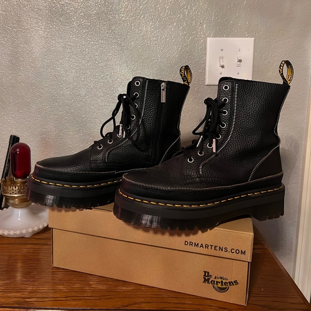 Dr. Martens Jadon Platform Boot size 10 Metal Zipper Detail Goth